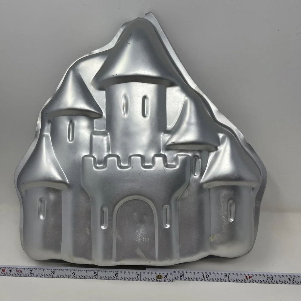 Lot Of 2 Wilton Cake Pans Enchanted Castle And Hot Air Balloon